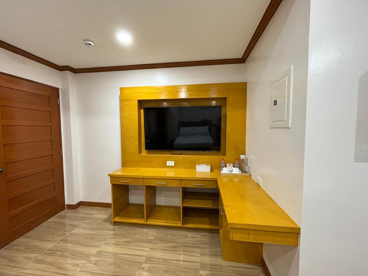 The Legacy Hotel Tayabas Eksteriør billede