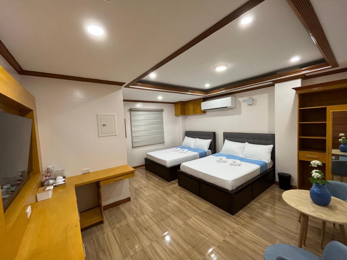 The Legacy Hotel Tayabas Eksteriør billede