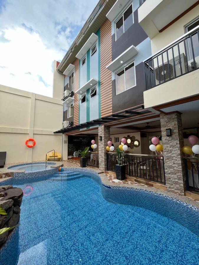 The Legacy Hotel Tayabas Eksteriør billede